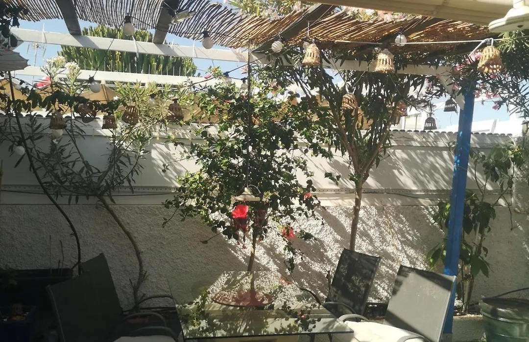 Yumbo Room-1