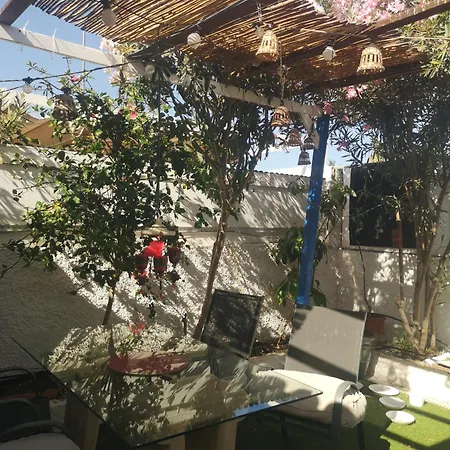 Yumbo Room-2